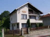 Вила РЕНИ