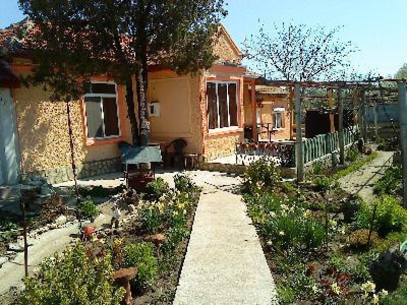 Къща Иванови, Село Крапец